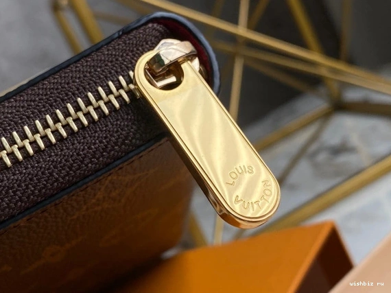 WIS VUITTON WALLET LOUIS ZIPPY 0321